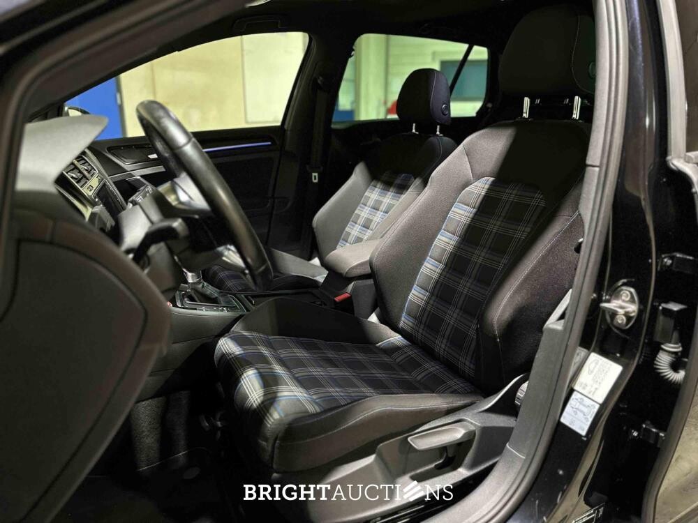 Volkswagen Golf GTE 1.4 TSI 150pk 2015 (Origineel-NL + 2e Eigenaar), HR-181-H