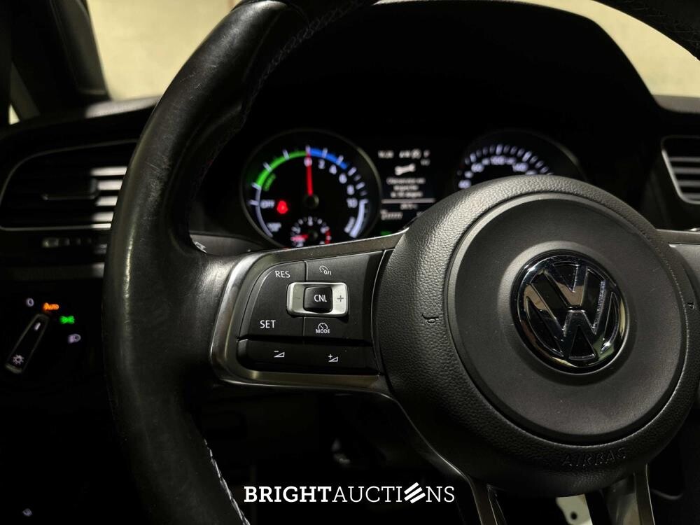 Volkswagen Golf GTE 1.4 TSI 150pk 2015 (Origineel-NL + 2e Eigenaar), HR-181-H