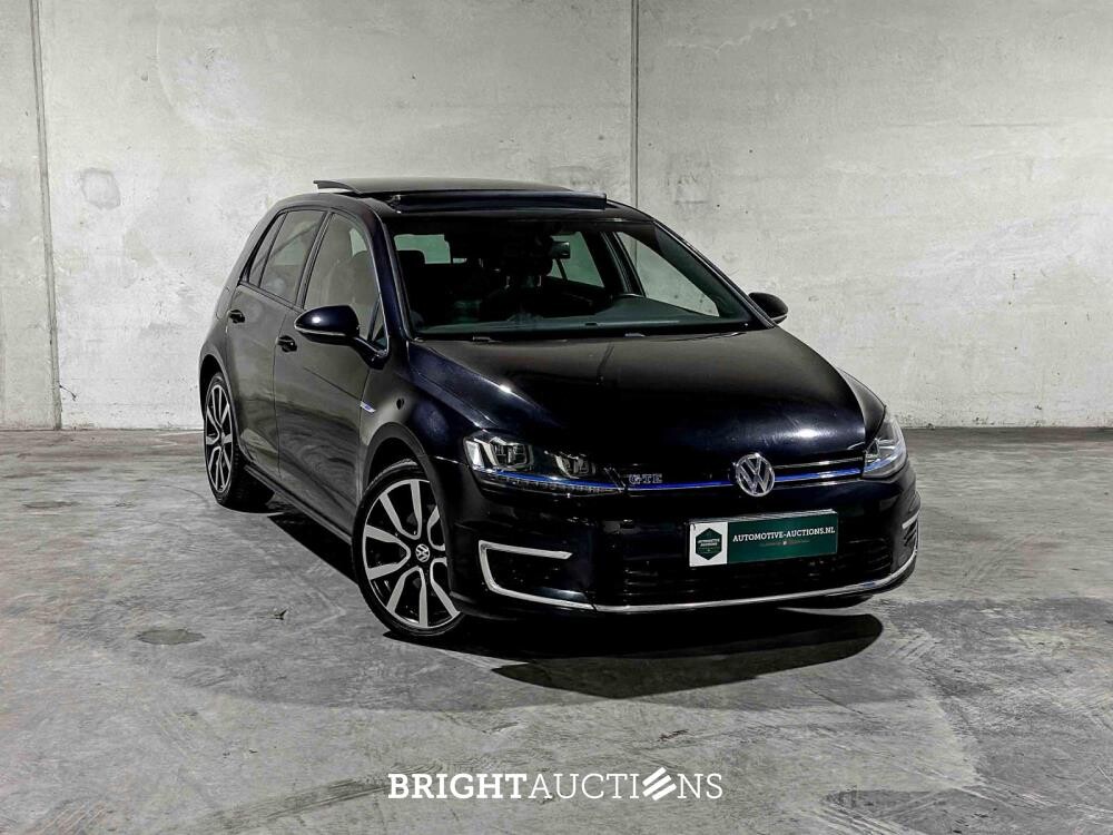 Volkswagen Golf GTE 1.4 TSI 150pk 2015 (Origineel-NL + 2e Eigenaar), HR-181-H
