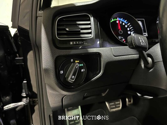 Volkswagen Golf GTE 1.4 TSI 150pk 2015 (Origineel-NL + 2e Eigenaar), HR-181-H