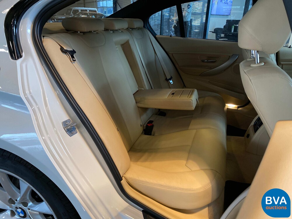 BMW 320D High Executive 3er 163pk 2014 -Org NL-, 4-TRS-12.