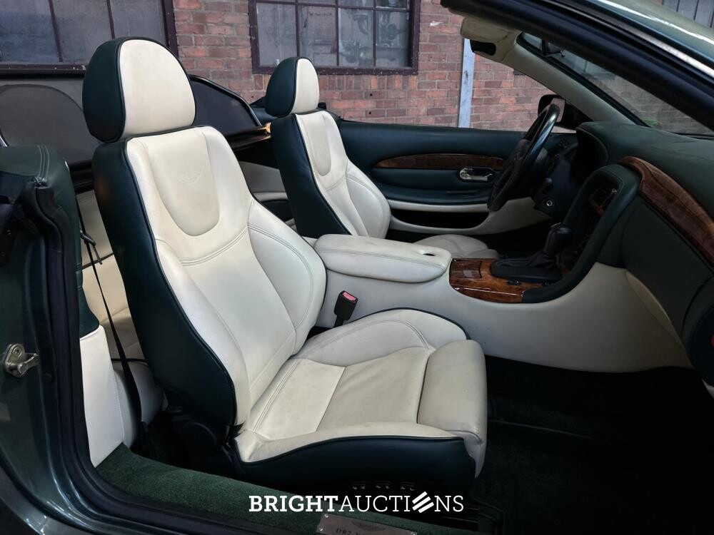 Aston Martin DB7 Volante 5.9 V12 Vantage Touchtronic 420pk 2002 (Origineel-NL), 40-JB-ZG Youngtimer