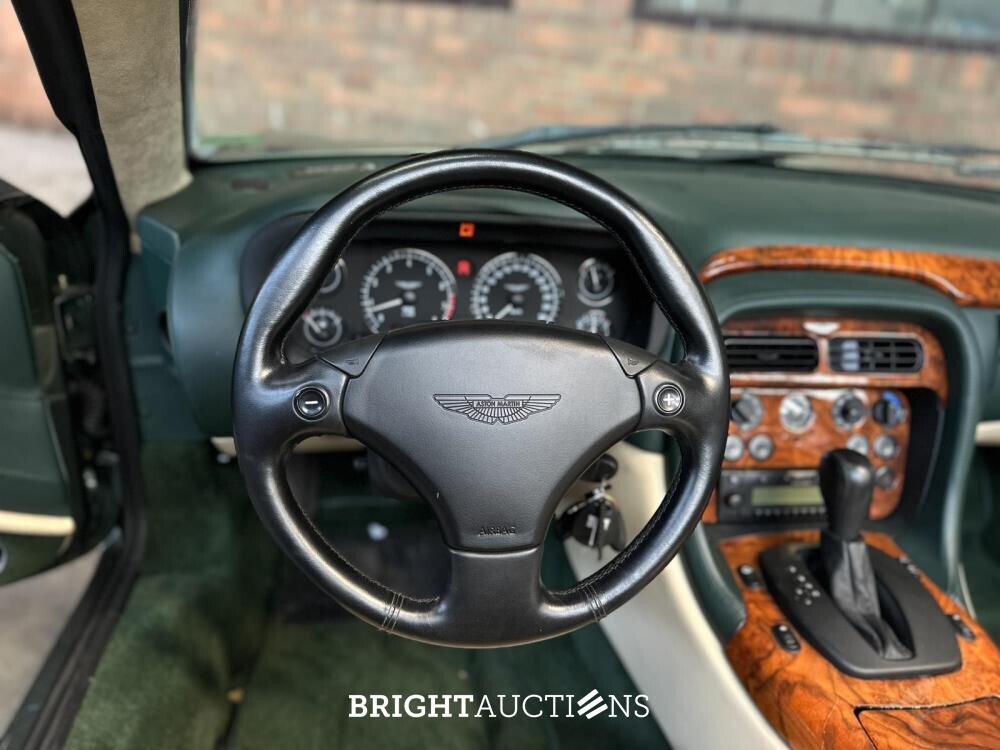 Aston Martin DB7 Volante 5.9 V12 Vantage Touchtronic 420pk 2002 (Origineel-NL), 40-JB-ZG Youngtimer