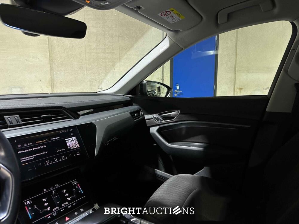 Audi e-tron 50 quattro Business edition 71 kWh 313pk 2020 (Origineel-NL), J-427-FG