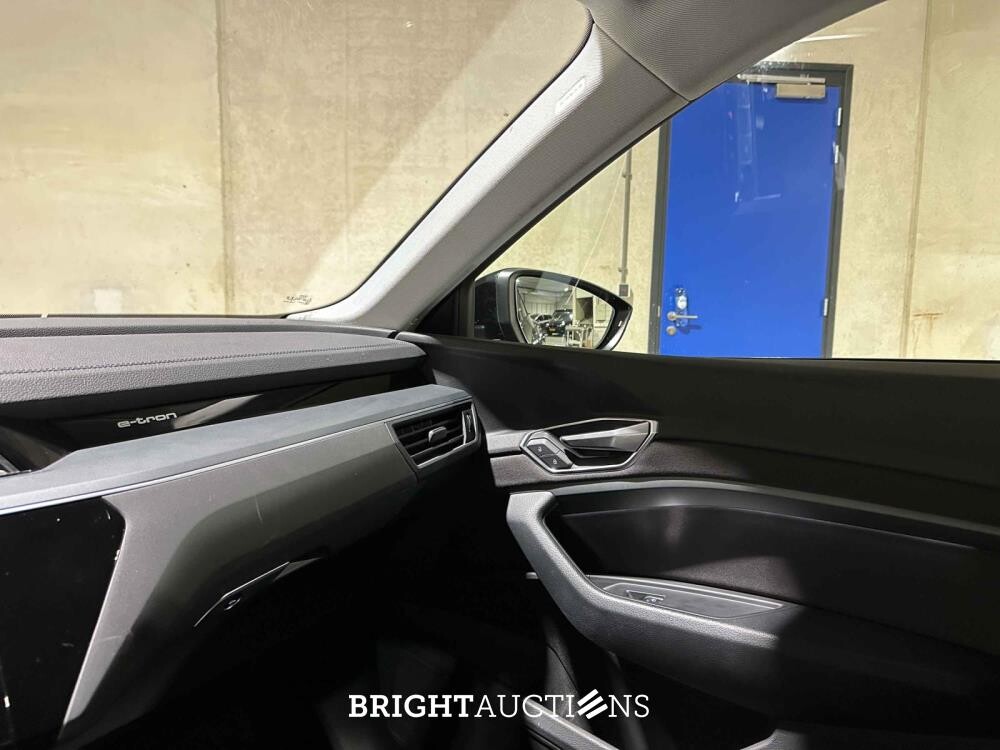 Audi e-tron 50 quattro Business edition 71 kWh 313pk 2020 (Origineel-NL), J-427-FG