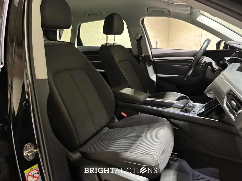 Audi e-tron 50 quattro Business edition 71 kWh 313pk 2020 (Origineel-NL), J-427-FG