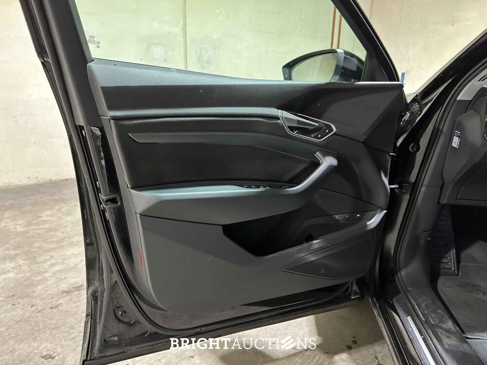 Audi e-tron 50 quattro Launch edition 71 kWh 313pk 2020 (Origineel-NL), J-928-KG