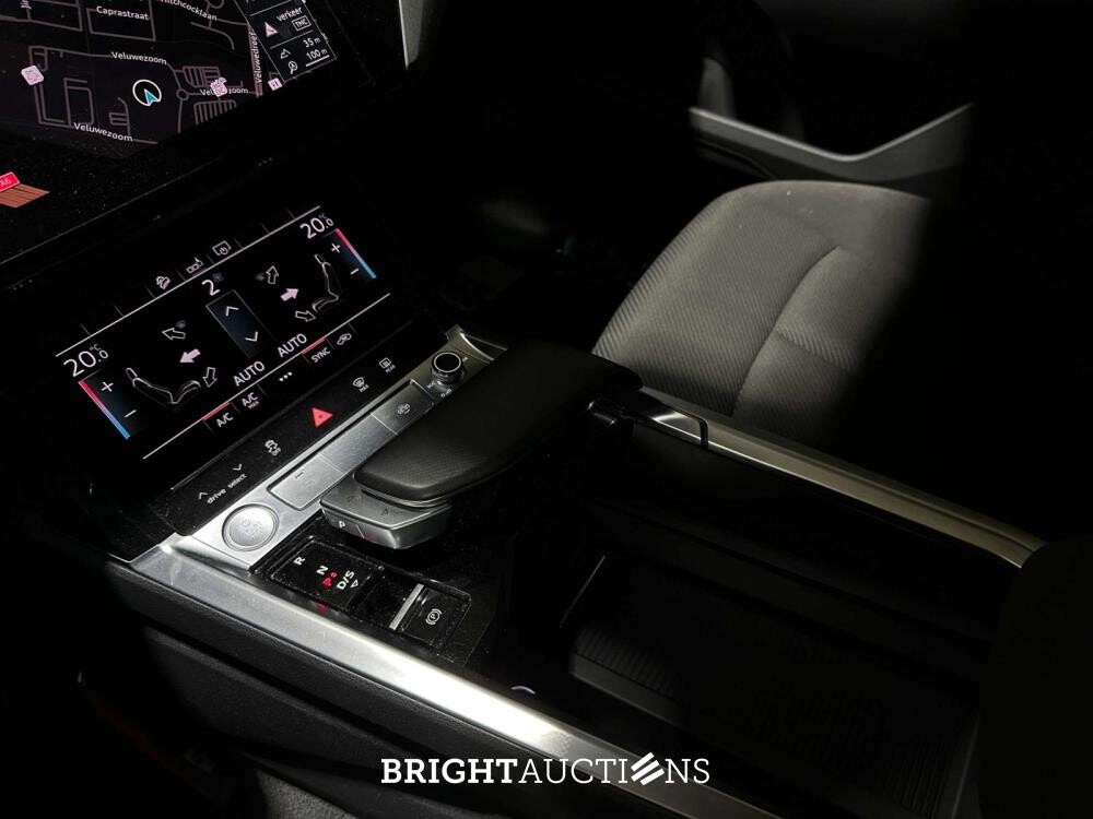Audi e-tron 50 quattro Launch edition 71 kWh 313pk 2020 (Origineel-NL), J-928-KG