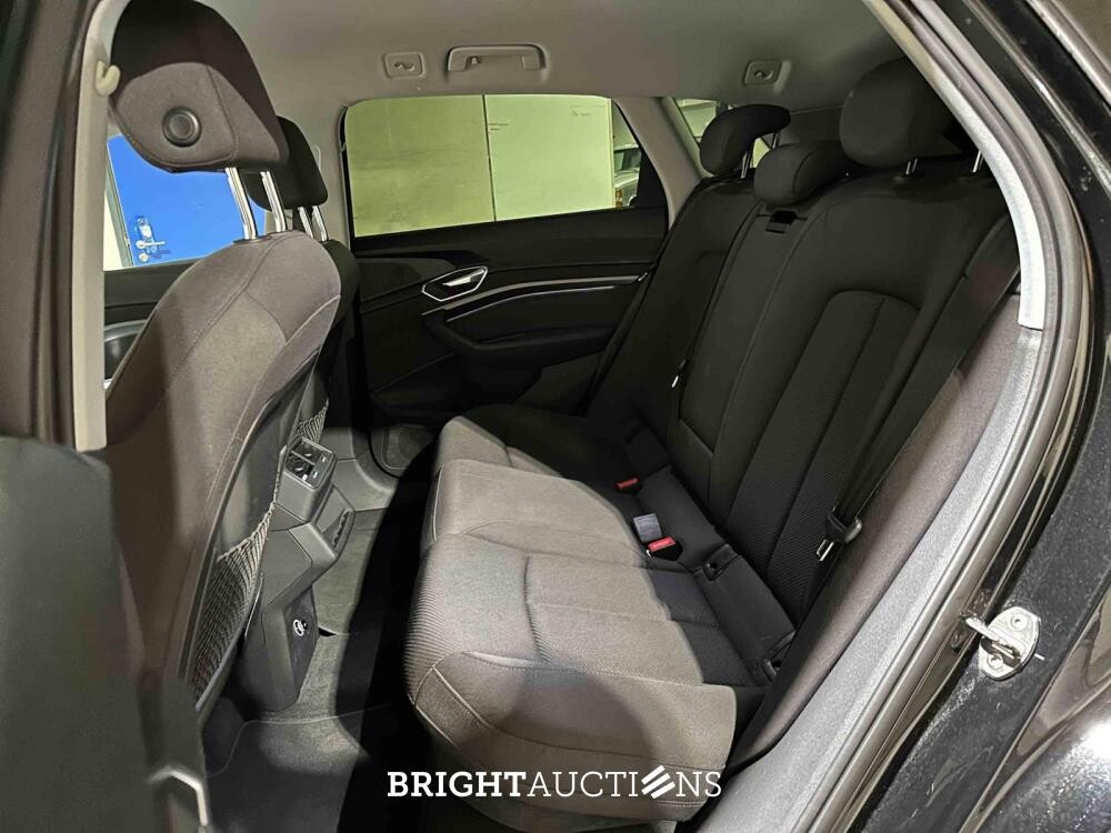 Audi e-tron 50 quattro Launch edition 71 kWh 313pk 2020 (Origineel-NL), J-928-KG