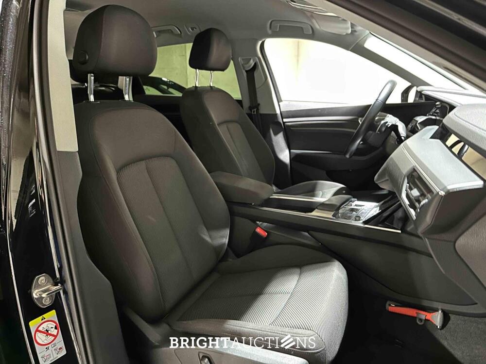 Audi e-tron 50 quattro Launch edition 71 kWh 313pk 2020 (Origineel-NL), J-928-KG