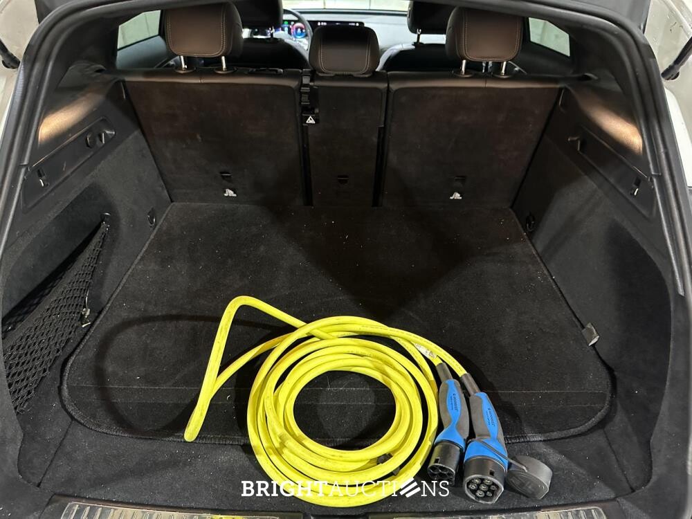 Mercedes-Benz EQC400 4Matic Business Solution Luxus 80 kWh 408hp 2021, P-079-LT