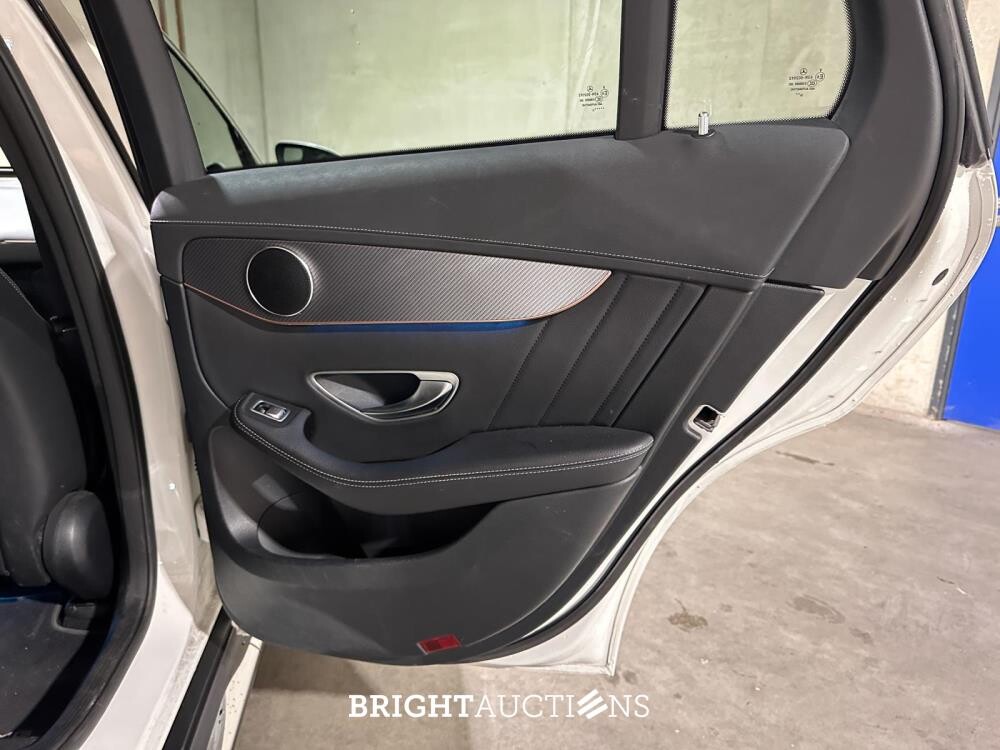 Mercedes-Benz EQC400 4Matic Business Solution Luxus 80 kWh 408hp 2021, P-079-LT