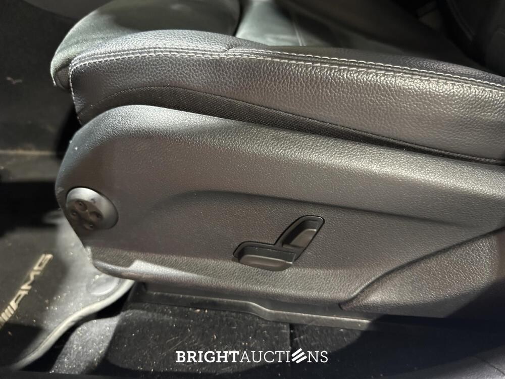 Mercedes-Benz EQC400 4Matic Business Solution Luxus 80 kWh 408hp 2021, P-079-LT