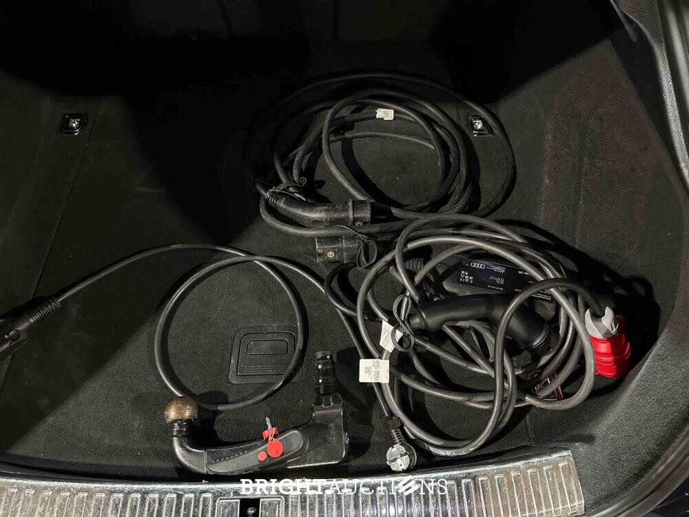 Audi e-tron Sportback 50 Quattro edition 71 kWh 313pk 2020 (Origineel-NL) K-690-KJ