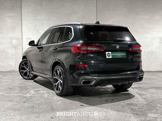 BMW X5 M50d High Executive 400pk 2019 (Origineel-NL + 2e Eigenaar), G-758-LF