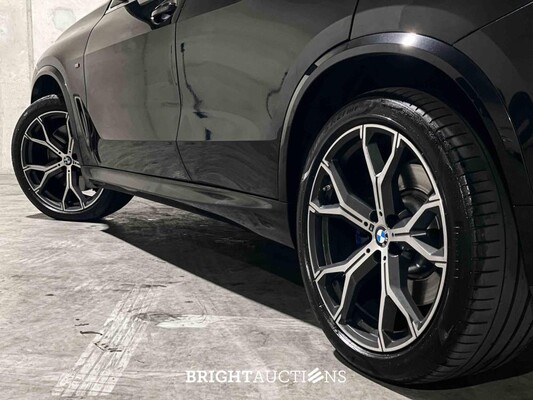 BMW X5 M50d High Executive 400pk 2019 (Origineel-NL + 2e Eigenaar), G-758-LF