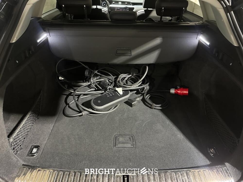 Audi e-tron 50 Quattro Launch Edition Plus 71 kWh 313pk 2019 (Origineel-NL + 1e Eigenaar), G-212-ZL