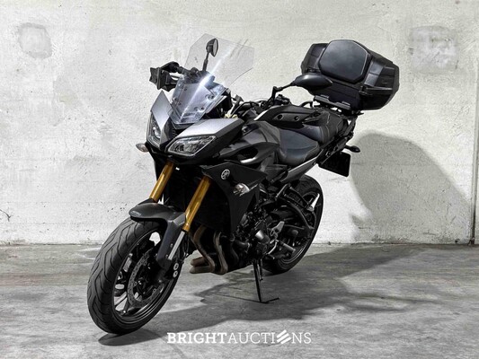 BRIGHT AUCTIONS: Motoren te Tiel