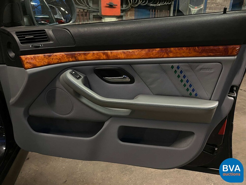 BMW ALPINA B10 4.6 V8 2001 FACELIFT 1 oder 203, NL-Zulassung.