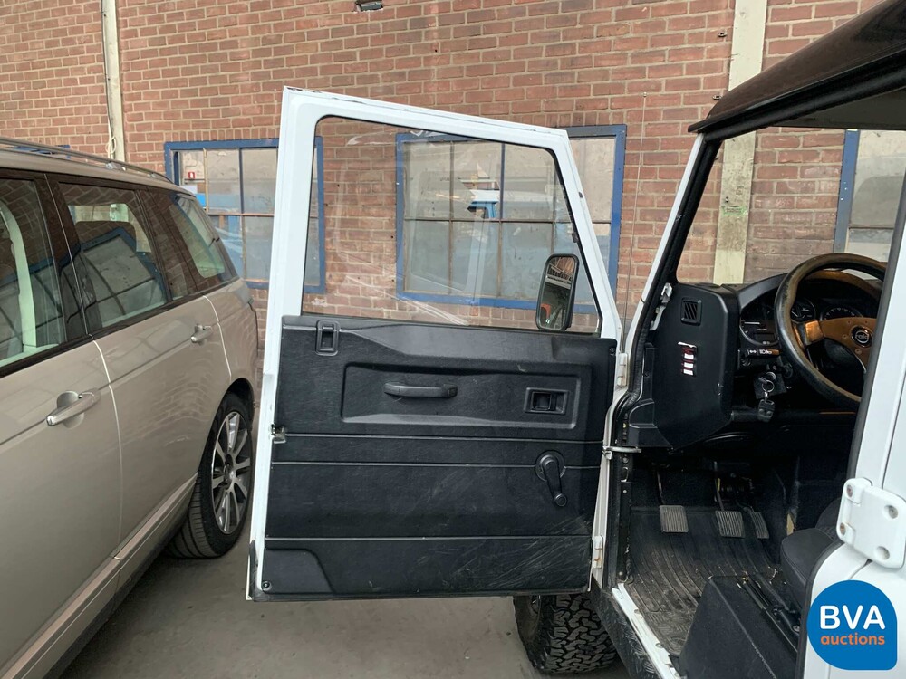 Land Rover Defender TD4 122 PS 2011, VX-466-H.