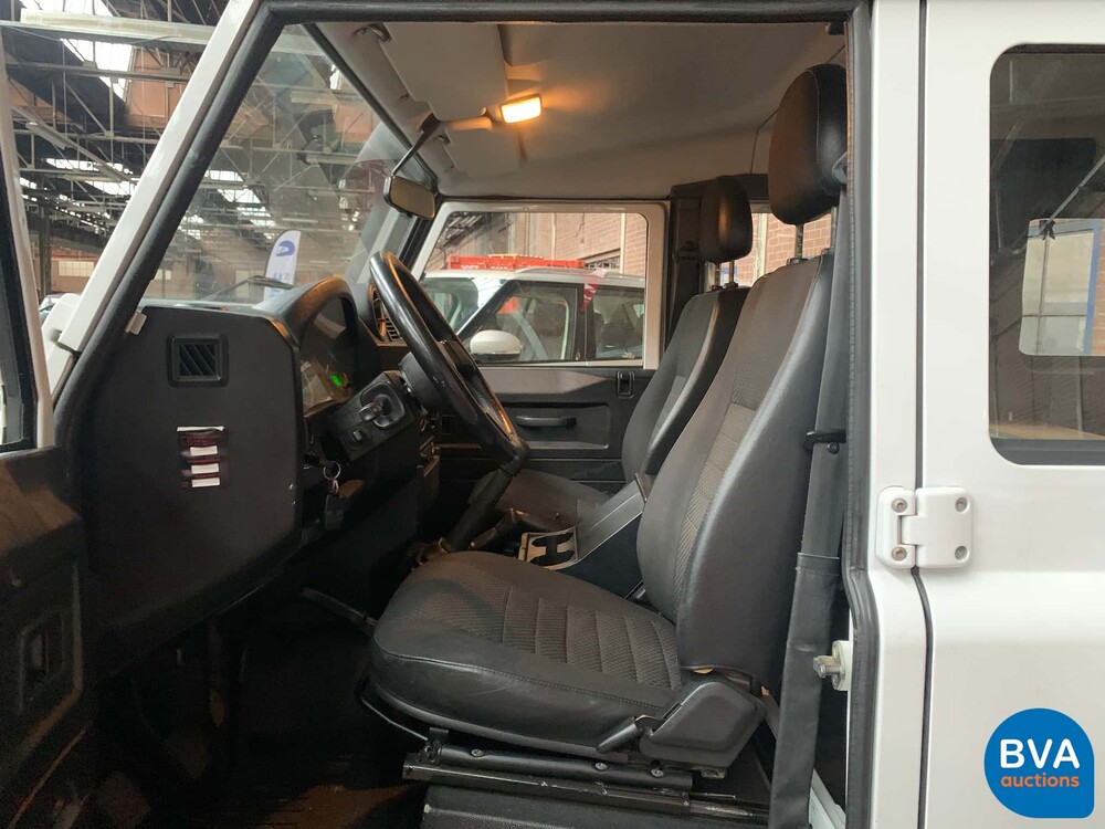 Land Rover Defender TD4 122 PS 2011, VX-466-H.