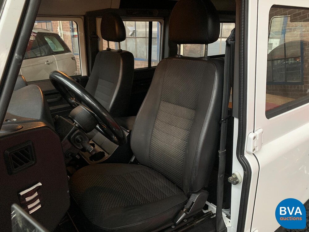 Land Rover Defender TD4 122 PS 2011, VX-466-H.