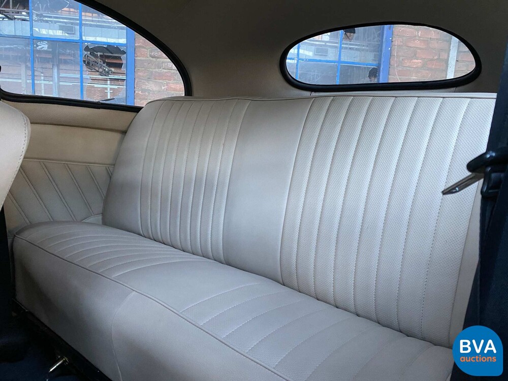 Volkswagen Käfer 1600 Rot 1953.