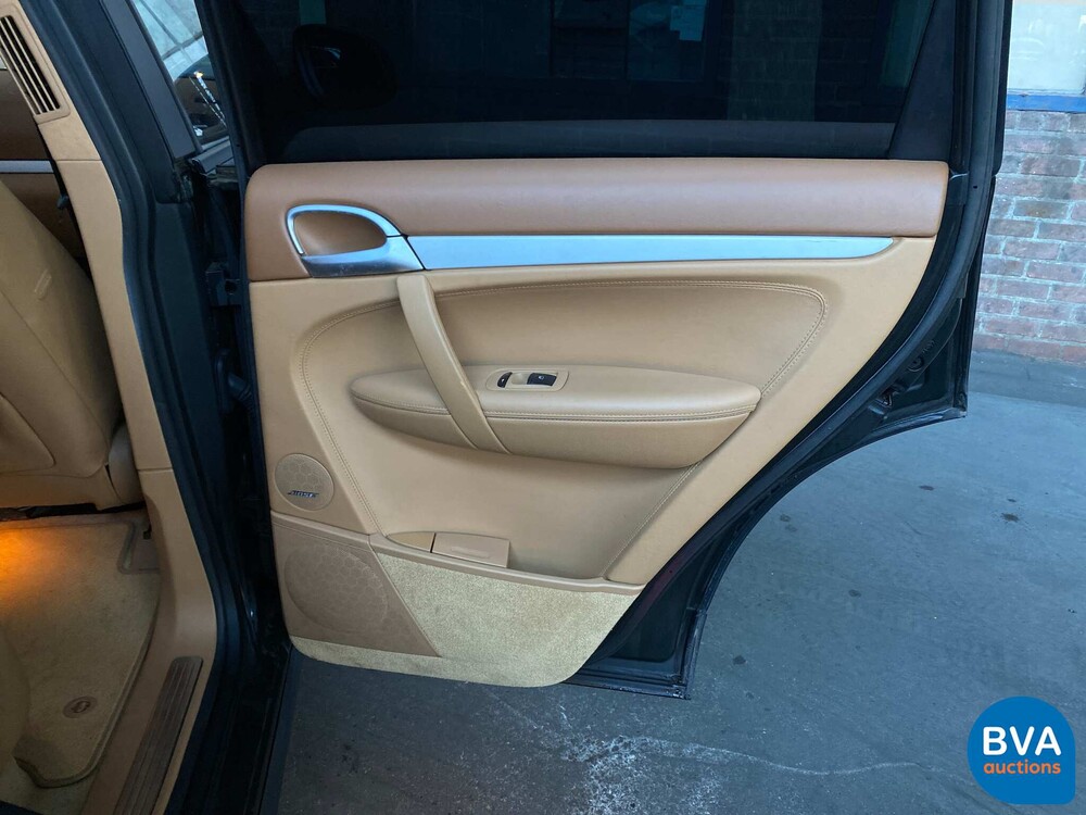 Porsche Cayenne Turbo 4.5 V8 450 PS 2005 -YOUNGTIMER-.