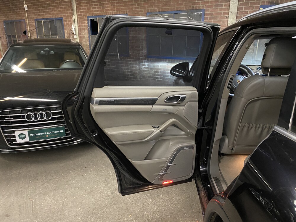 Porsche Cayenne 4.8 Turbo Sportchrono 500 PS 2010, JT-994-P.