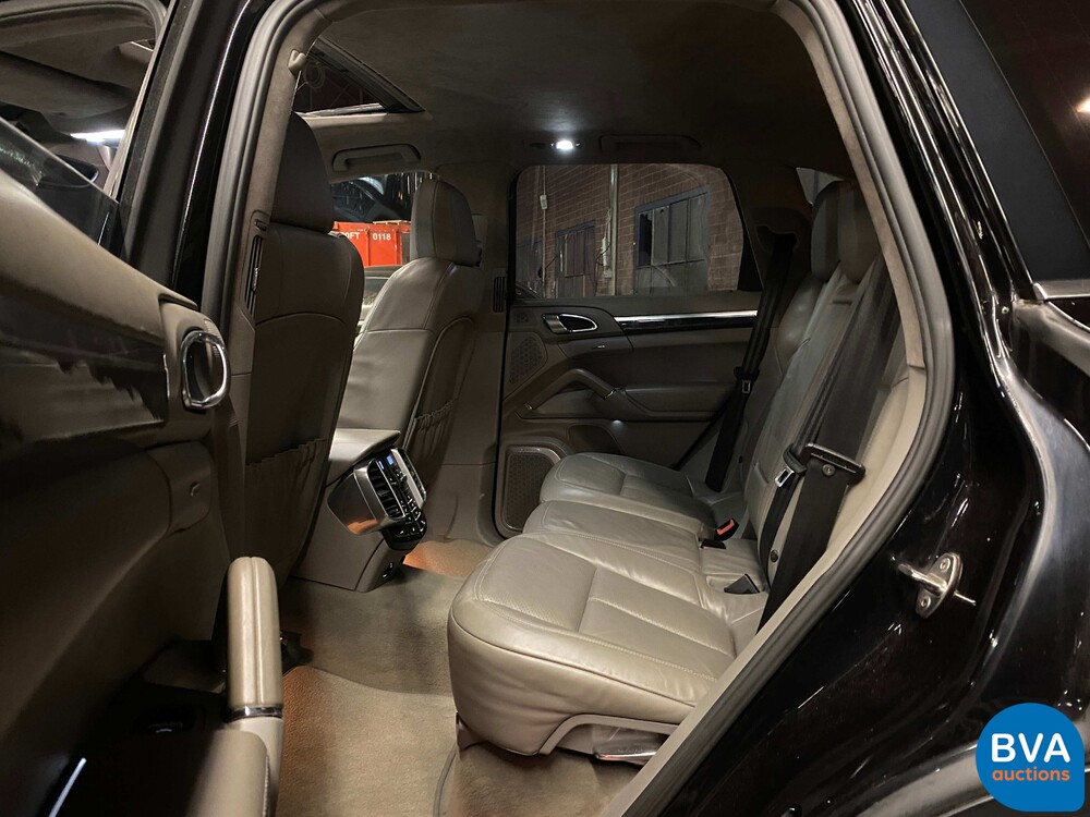 Porsche Cayenne 4.8 Turbo Sportchrono 500 PS 2010, JT-994-P.