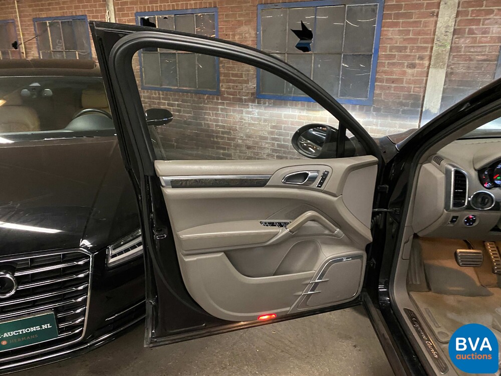 Porsche Cayenne 4.8 Turbo Sportchrono 500 PS 2010, JT-994-P.