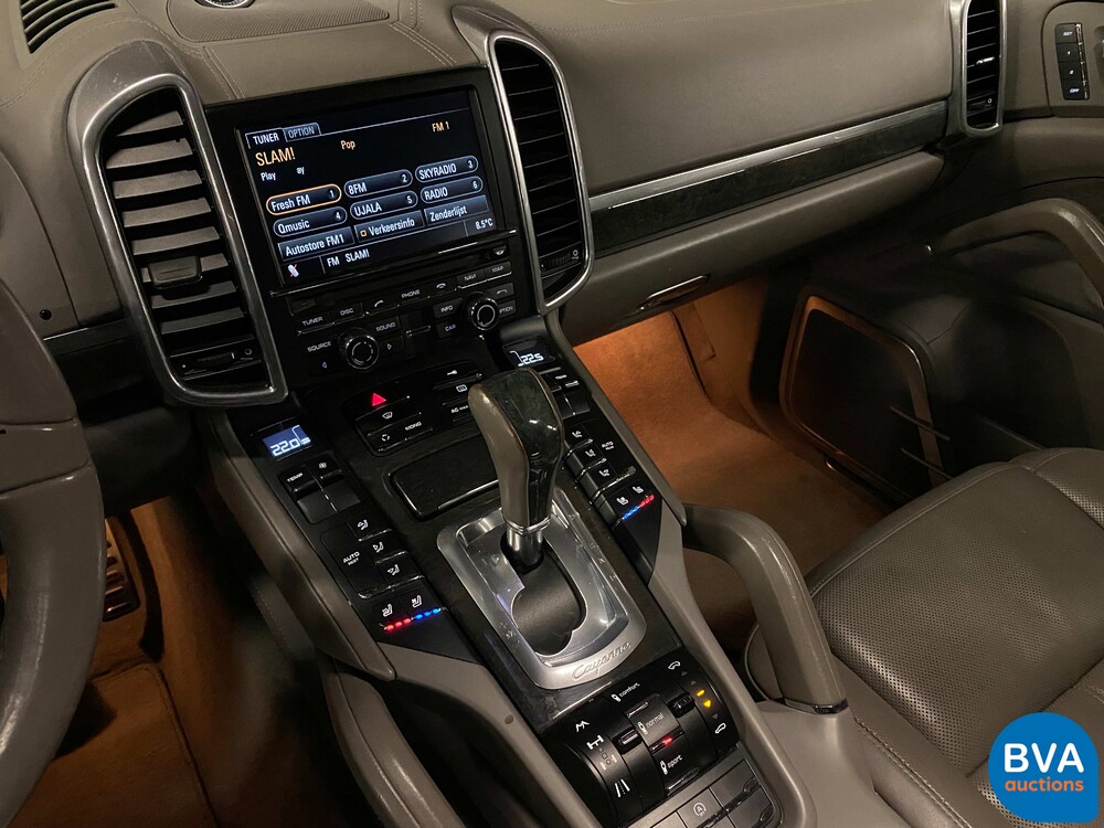 Porsche Cayenne 4.8 Turbo Sportchrono 500 PS 2010, JT-994-P.