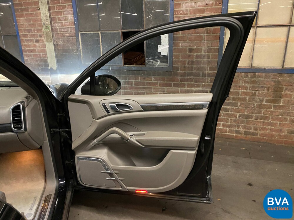 Porsche Cayenne 4.8 Turbo Sportchrono 500 PS 2010, JT-994-P.