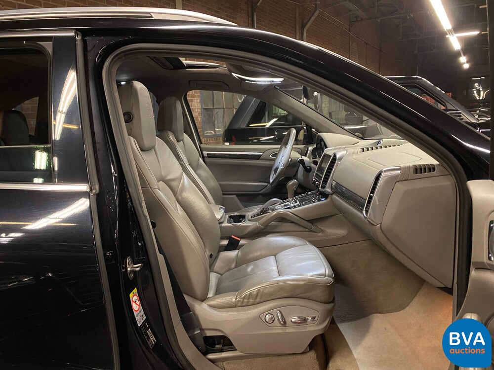 Porsche Cayenne 4.8 Turbo Sportchrono 500 PS 2010, JT-994-P.