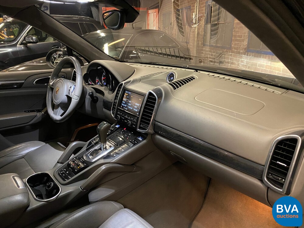 Porsche Cayenne 4.8 Turbo Sportchrono 500 PS 2010, JT-994-P.