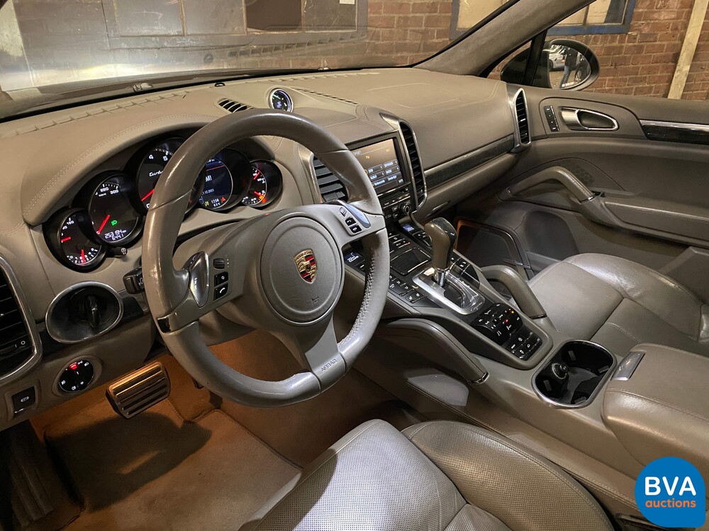 Porsche Cayenne 4.8 Turbo Sportchrono 500 PS 2010, JT-994-P.