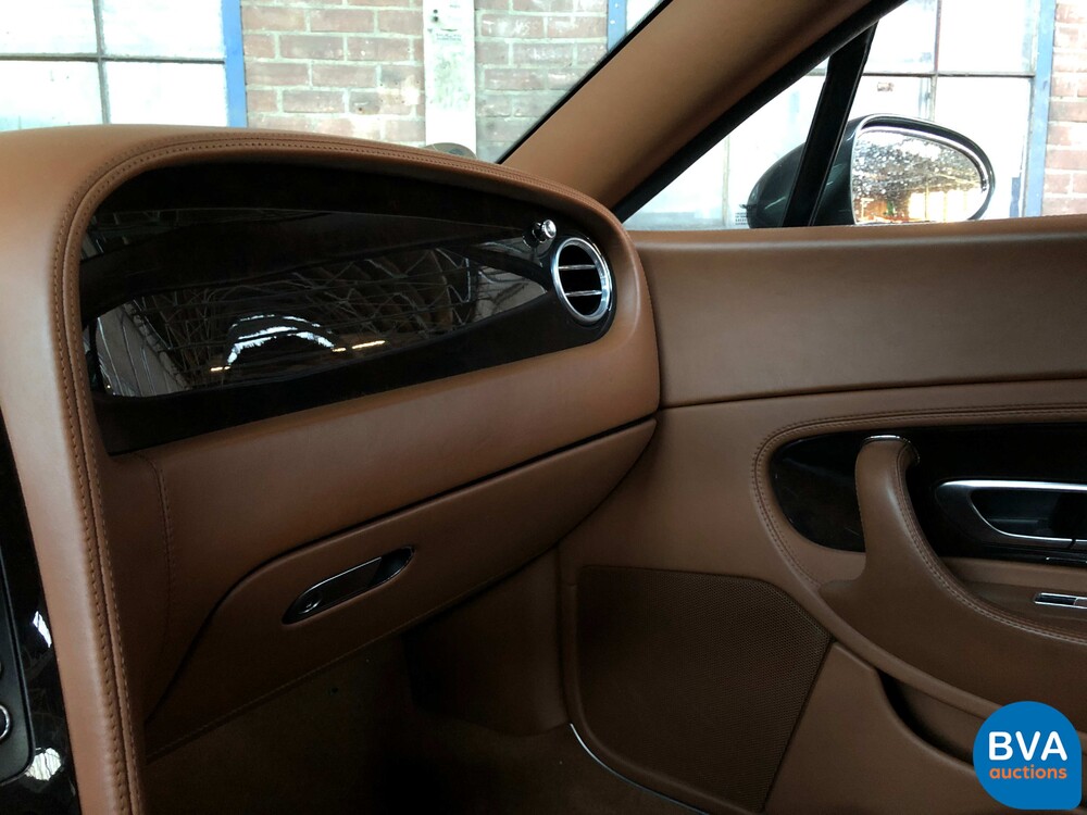 Bentley Continental GT6.0 W12 560 PS 2004.