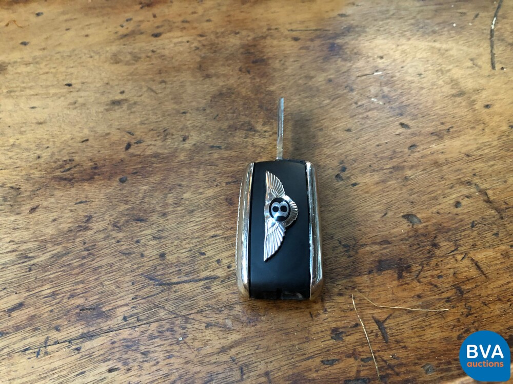 Bentley Continental GT6.0 W12 560 PS 2004.