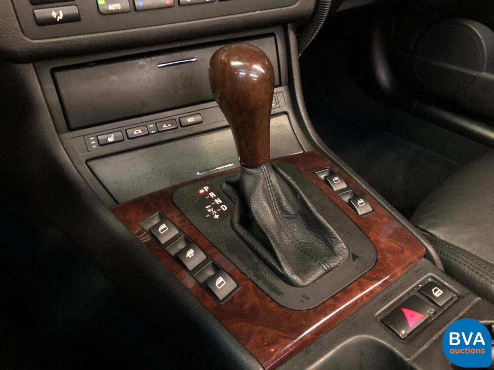 BMW 330Ci M-Sport Executive Cabriolet 3er E46 231pk 2003 YOUNGTIMER.