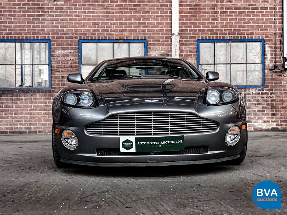 Aston Martin Vanquish 5.9 V12 466 PS 2003.