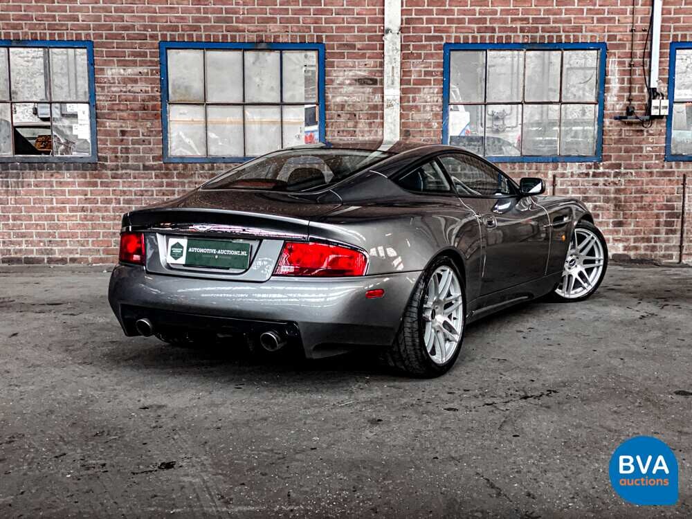 Aston Martin Vanquish 5.9 V12 466 PS 2003.