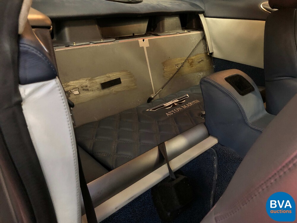 Aston Martin Vanquish 5.9 V12 466 PS 2003.