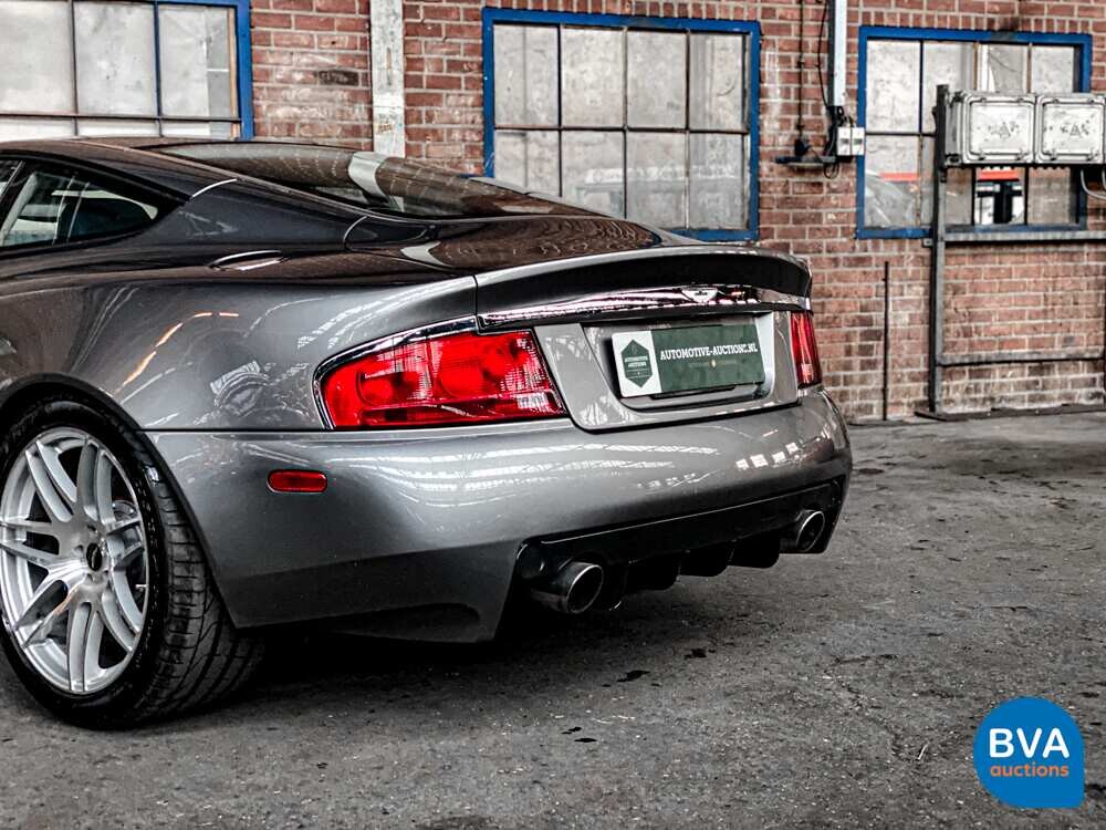 Aston Martin Vanquish 5.9 V12 466 PS 2003.