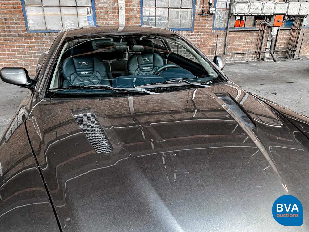 Aston Martin Vanquish 5.9 V12 466 PS 2003.