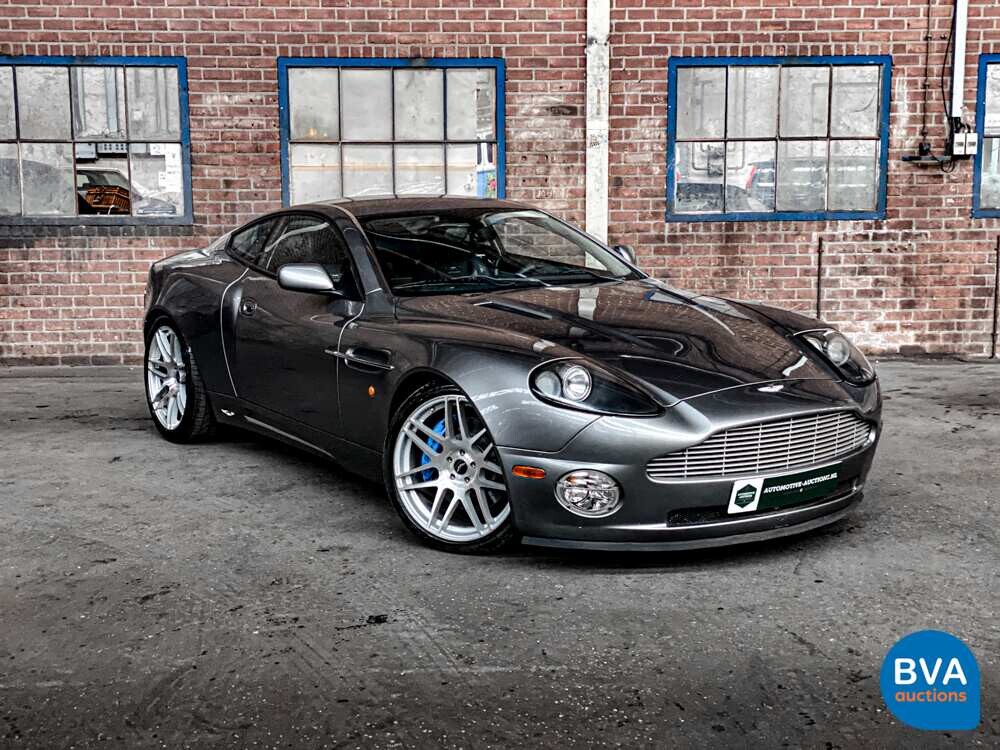Aston Martin Vanquish 5.9 V12 466 PS 2003.