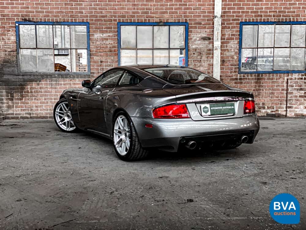 Aston Martin Vanquish 5.9 V12 466 PS 2003.