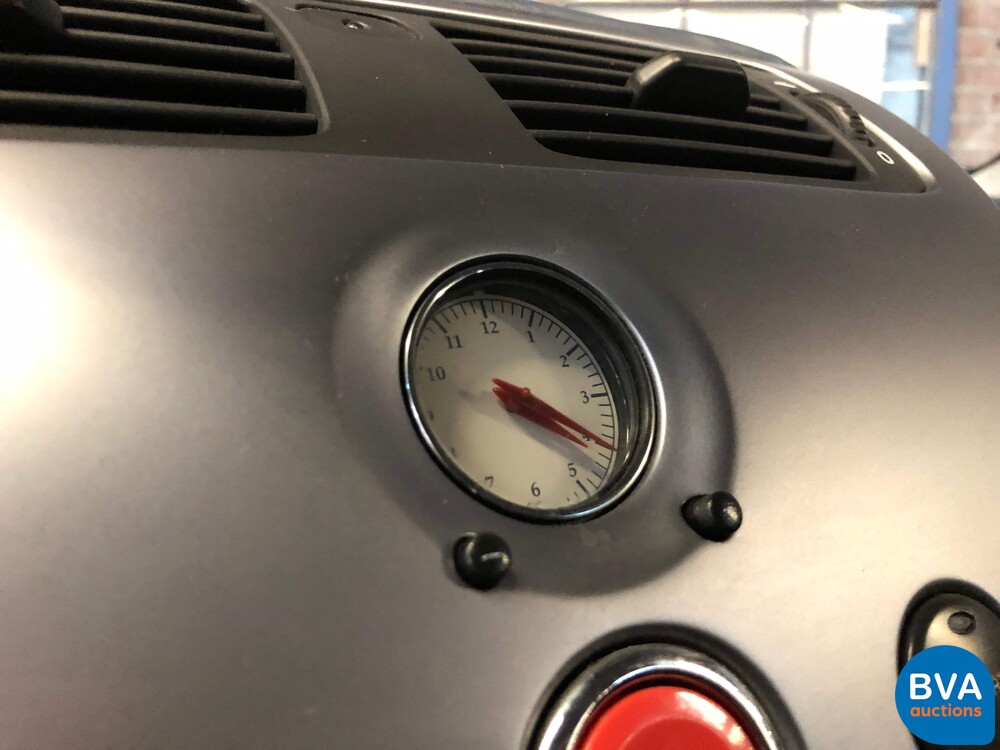 Aston Martin Vanquish 5.9 V12 466 PS 2003.