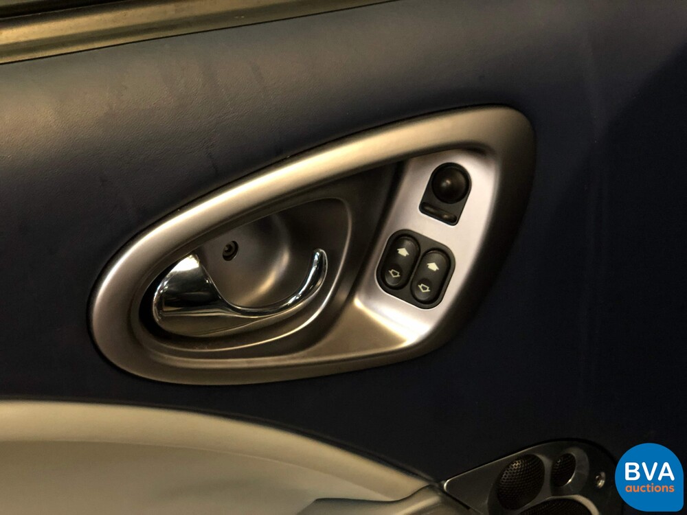 Aston Martin Vanquish 5.9 V12 466 PS 2003.