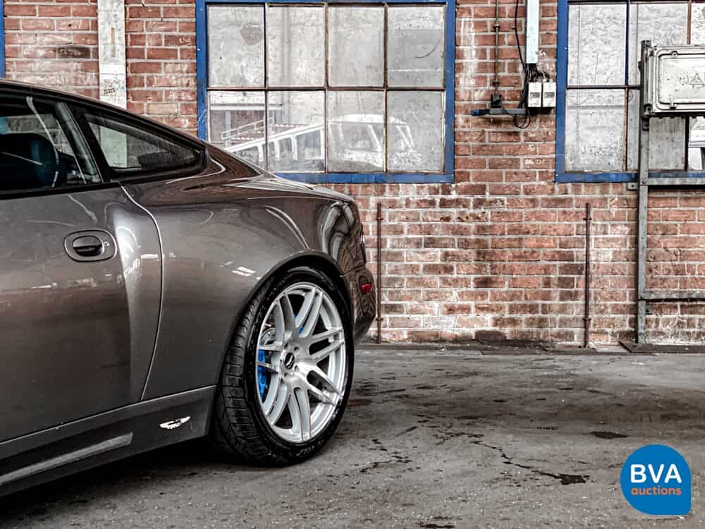 Aston Martin Vanquish 5.9 V12 466 PS 2003.