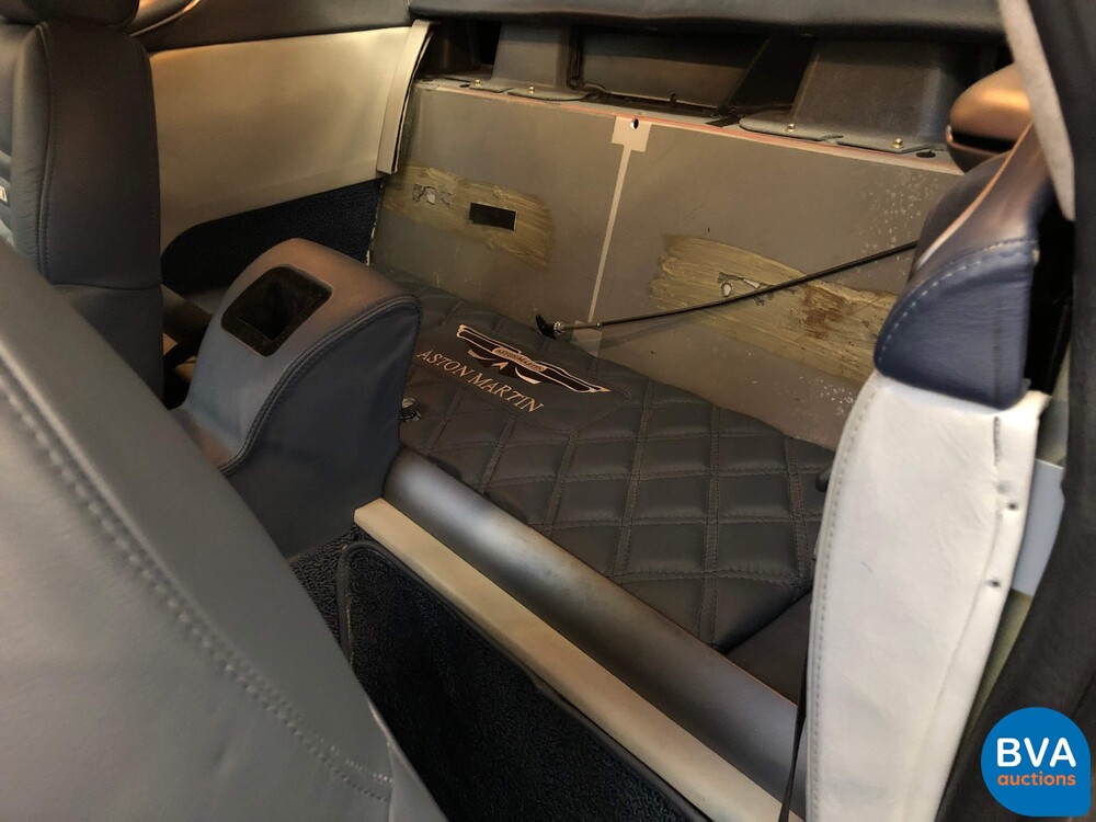 Aston Martin Vanquish 5.9 V12 466 PS 2003.